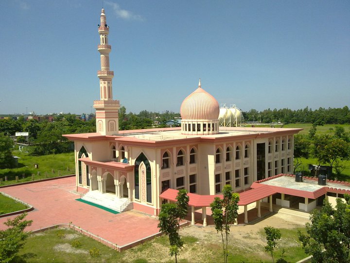 Central Mosque at International Islamic University Chittagong